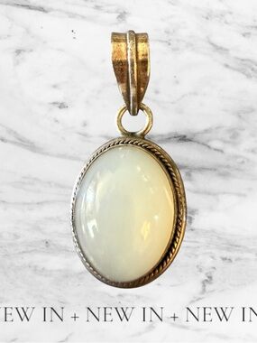 925 Sterling Silver Oval Cabochon Pendant – Moonstone Look Vintage Style